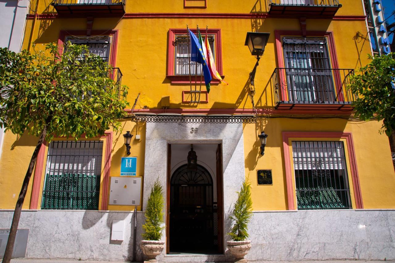 Hostal La Muralla Sevilha Exterior foto