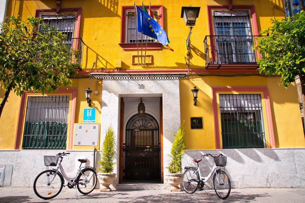 Hostal La Muralla Sevilha Exterior foto